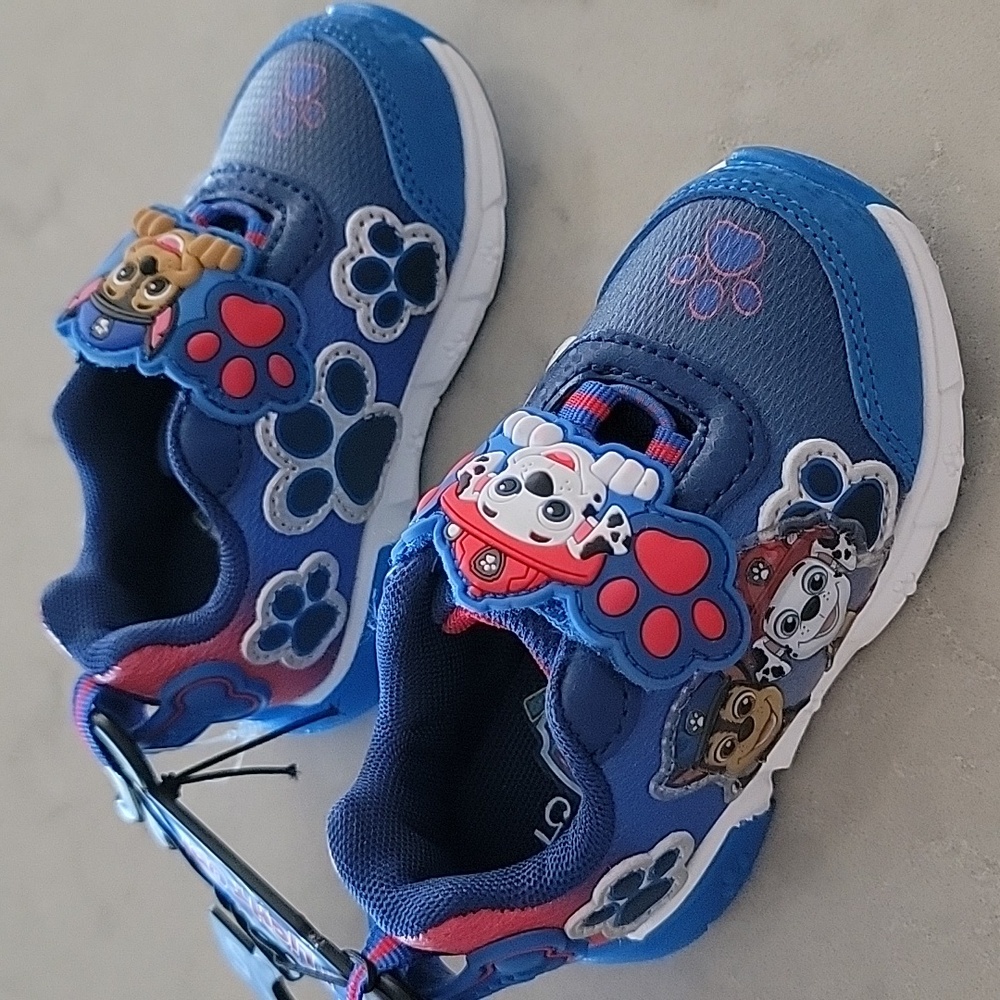 Paw patrol light up toddler shoes New Nwt  5 Boys